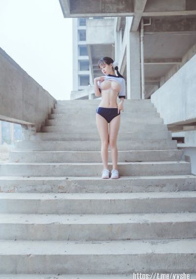 欧美长大衣_720视频大全