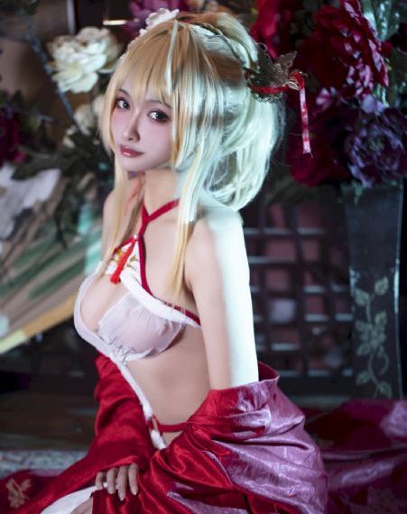 丰满双乳峰白嫩少妇成人网站_剧情片日本电影免费