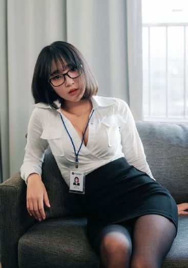 年轻的女闺蜜hd中文字幕_在线播放高清
