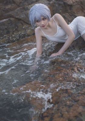 欧美老女人色_BD国语高清完整版